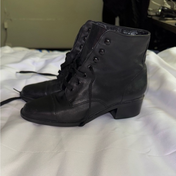 Enzo Angiolini Elegant Black Lace-Up Women's Boots - Picture 1 of 4